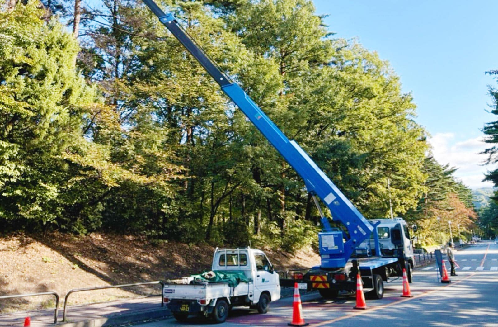 27ｍブームの高所作業車